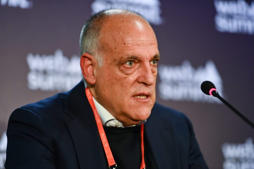LaLiga de Tebas vuelve a hacer el ridículo: están denunciando hasta al apuntador por ver el fútbol gratis