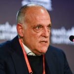 LaLiga de Tebas vuelve a hacer el ridículo: están denunciando hasta al apuntador por ver el fútbol gratis