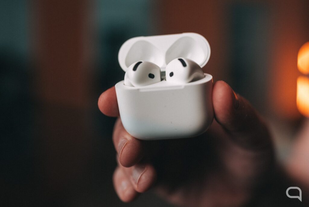 Actualizar a iOS 26 tiene premio: tus AirPods ganarán dos funciones brutales que vas a utilizar todo el tiempo