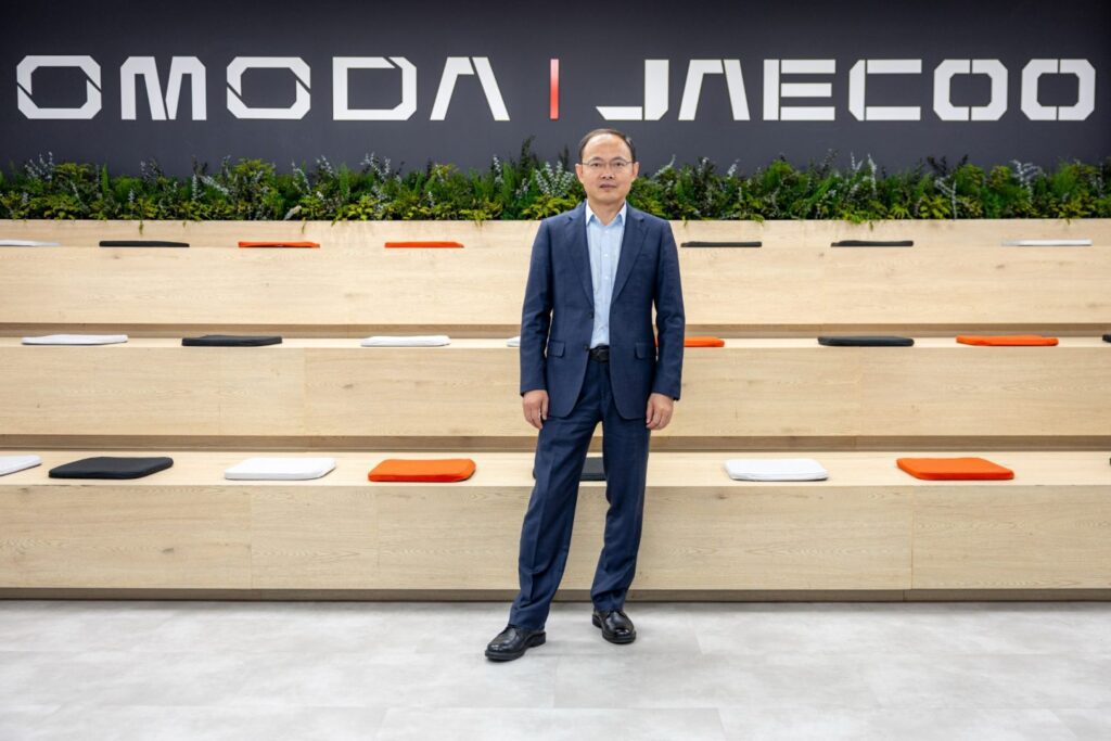 1 Hora con el jefazo de Omoda y Jaecoo en Europa: «La tecnología más importante ahora mismo es…»