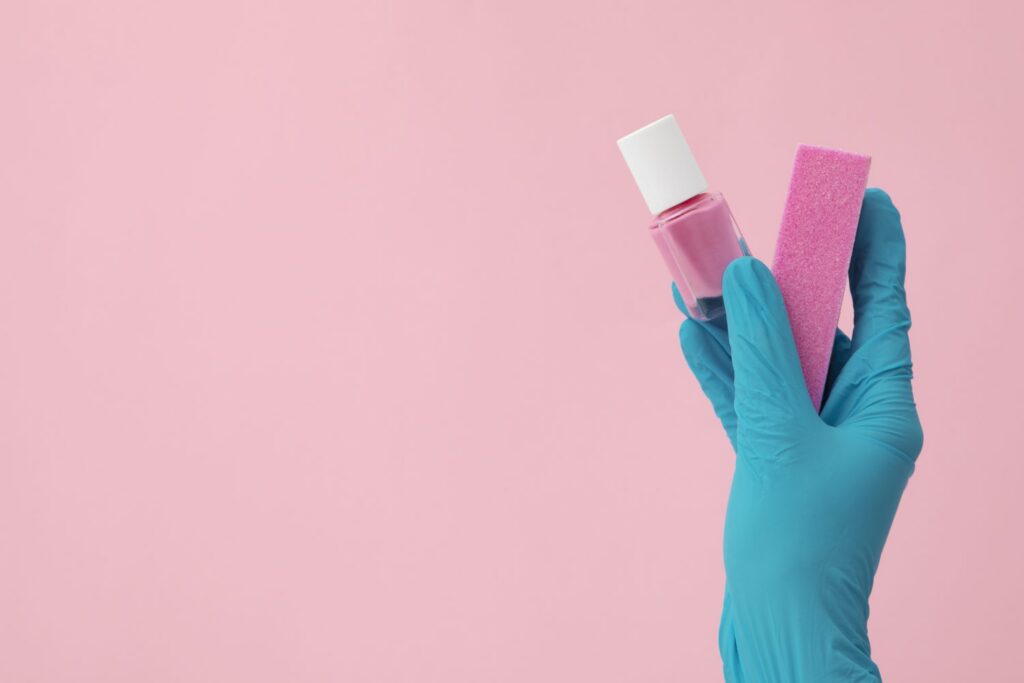 Las uñas de gel vuelven al punto de mira: todo lo que debes saber sobre los componentes prohibidos