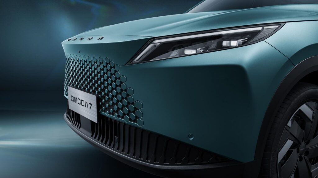 Así es el nuevo Omoda 7 SHS, un híbrido enchufable que llega a España repleto de tecnología, con gran diseño y hasta 1.200 km de autonomía