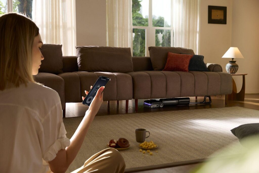 Roborock da un golpe sobre la mesa con la nueva F25 Ultra: así es la primera aspiradora con vapor a 180 °C y agua caliente