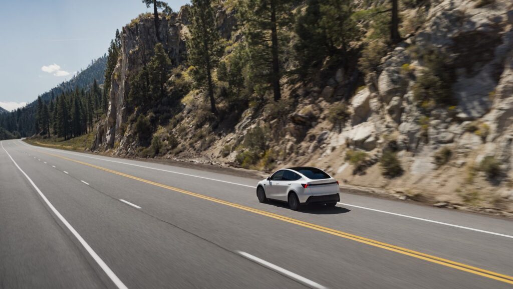 Tesla lanza el nuevo Model Y barato en España: más autonomía y un precio mucho más bajo que antes