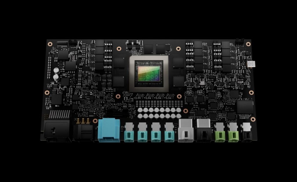 Tiembla Tesla: NVIDIA lanza una nueva plataforma de conducción autónoma y se alía con Uber para desplegar miles de robotaxis