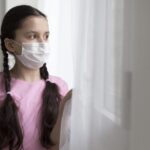 Cuidado con la COVID-19 y la vuelta al cole: los riesgos de reinfectarse podrían ser mucho más severos