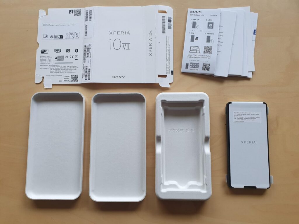 Primero el cargador… ahora el cable USB podría desaparecer de la caja del móvil