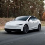 Un posible meteorito impactó con un Tesla y este siguió conduciendo como si nada