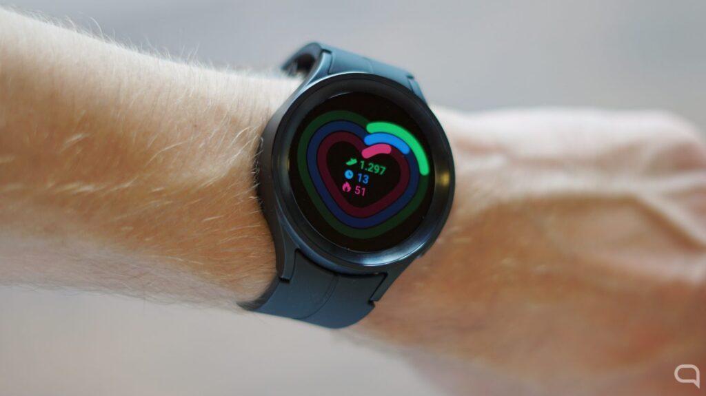 Tu Galaxy Watch tiene una actualización pendiente que lo mejora TODO. Así la puedes instalar hoy mismo
