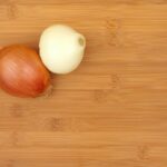 Científicos descubren un nuevo truco para no llorar con la cebolla (no falla y es extremadamente simple)