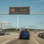 Alerta entre los conductores por los nuevos “radares negros” de la DGT: así de fácil pueden multarte