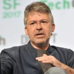 El jefe de IA de Apple anuncia su retiro tras el fracaso de Siri