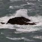 El curioso motivo por el que esta playa se está llenando de zapatos del siglo XIX: ya van más de 400