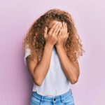 Sadfishing: ¿Por qué se ha puesto de moda grabarse llorando en redes sociales?