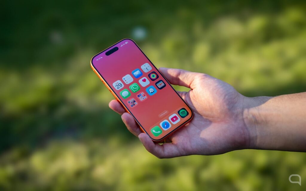 iOS 26.2 está aquí y trae a Europa la función más esperada de los AirPods