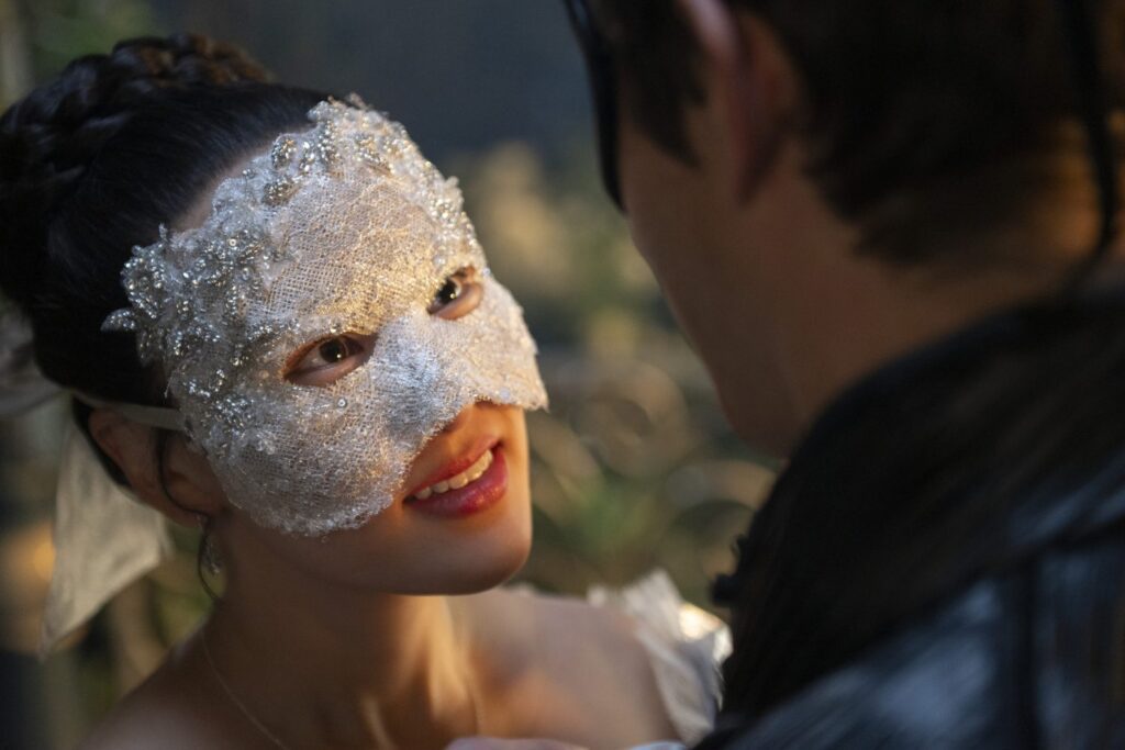 ¿Por qué los antifaces son tan buenos disfraces si solo tapan un poco de la cara?