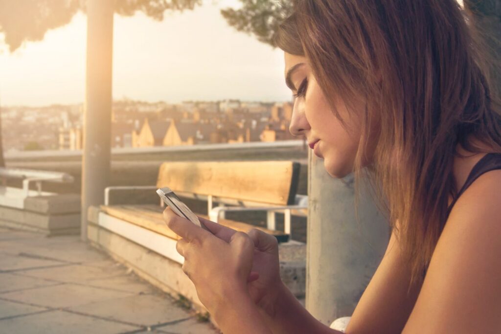 Nunca cuelgues a las llamadas de publicidad: la Policía explica qué hacer en su lugar