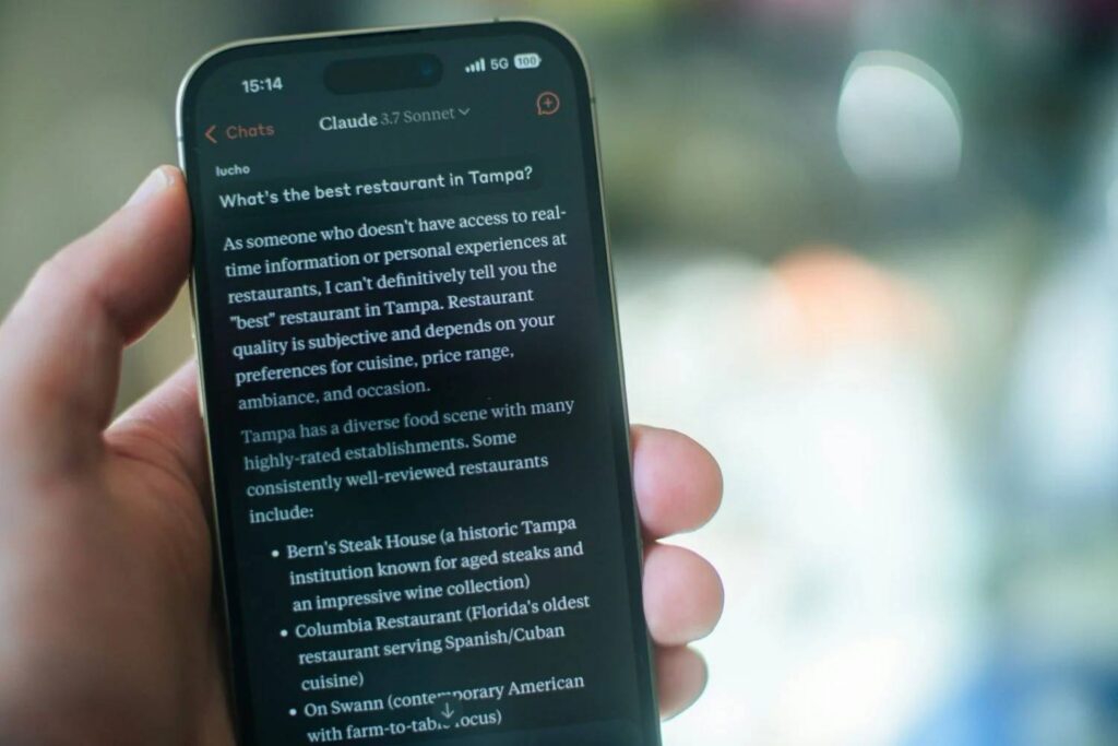 Universal Music demanda a los creadores de Claude por piratear miles de canciones