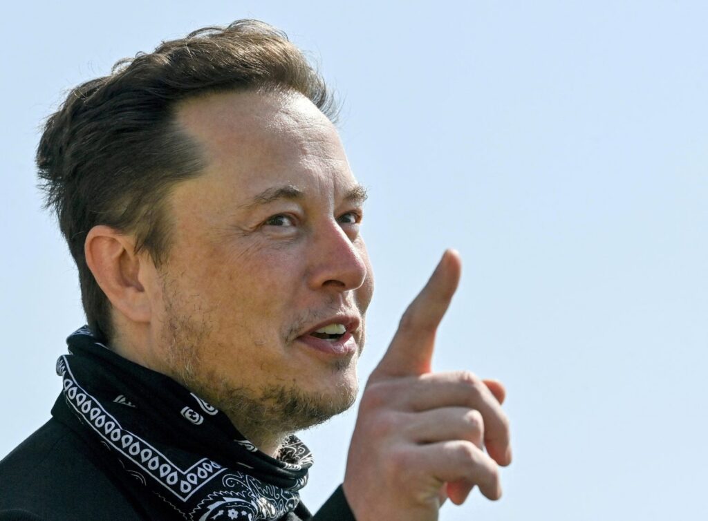Elon Musk dispara sin anestesia contra Pedro Sánchez: «Tirano y traidor al pueblo de España»