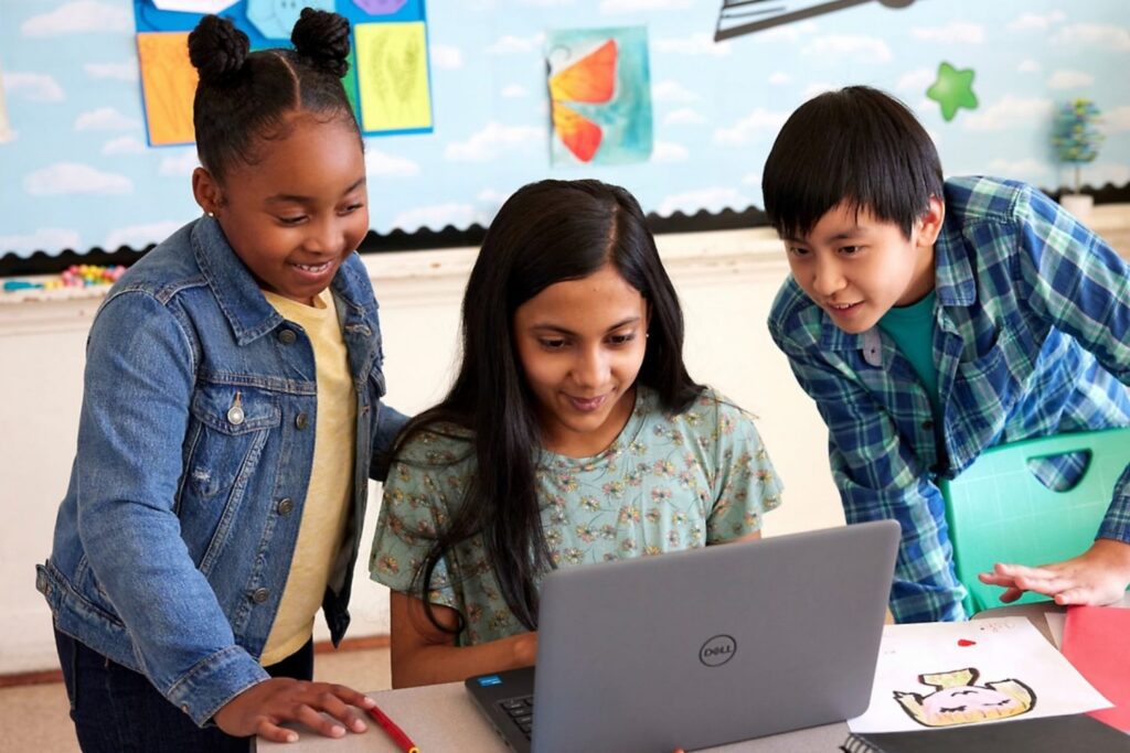 Qué fue de Windows 11 SE, el Windows ‘ligero’ que se estampó contra ChromeOS y Copilot