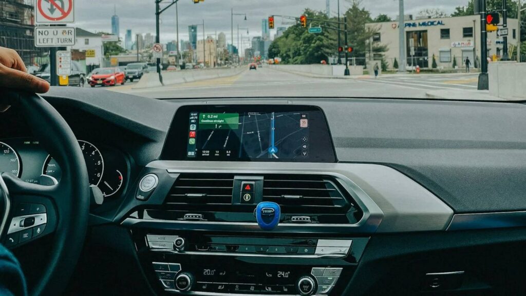 ChatGPT y Gemini llegarán de forma nativa a CarPlay en iOS 26.4