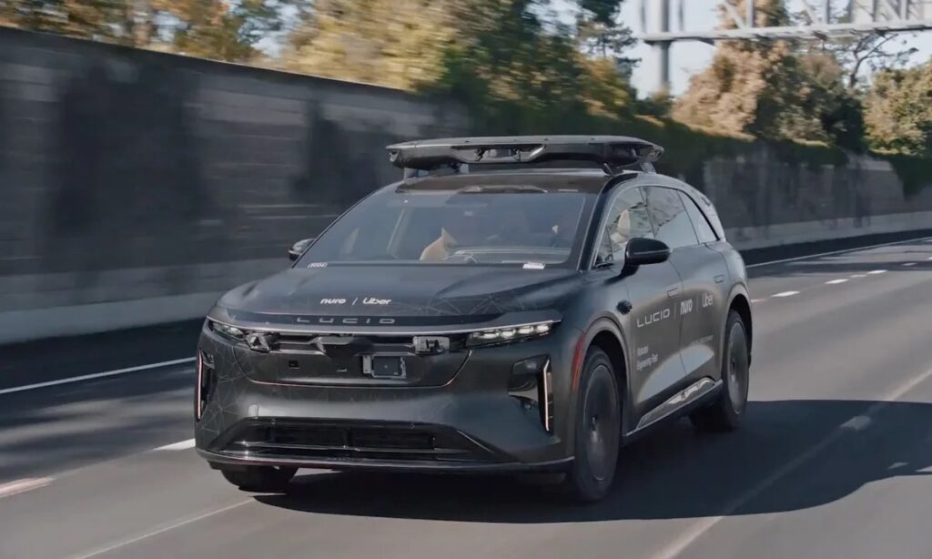 Uber lo confirma: traerá sus coches autónomos a Madrid. Se recrudece la guerra con el Taxi