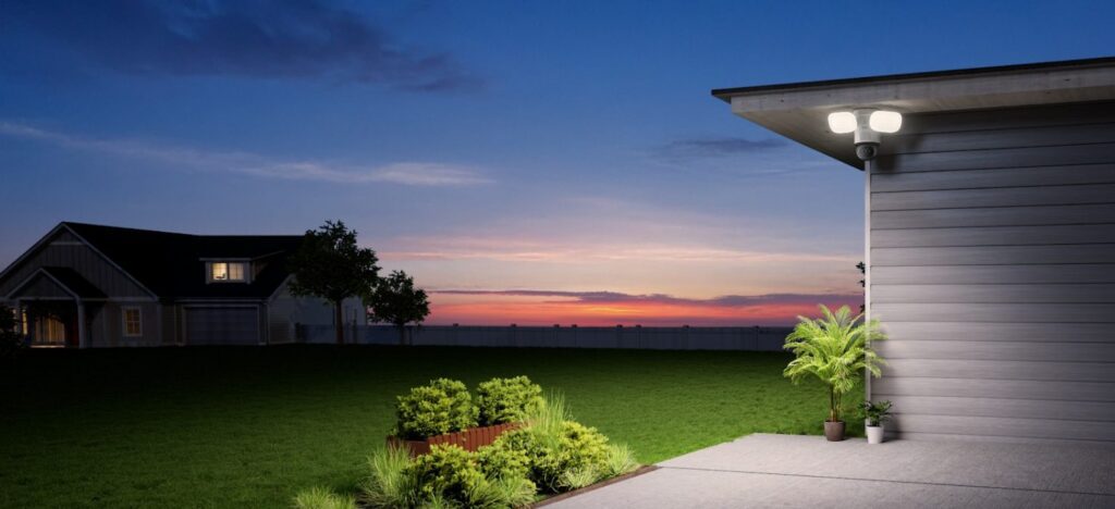 Reolink TrackFlex Floodlight WiFi: cobertura 360°, doble sensor y 3.000 lúmenes para una seguridad sin puntos ciegos