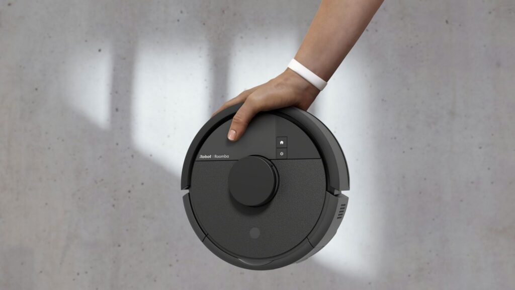 iRobot lanza una nueva Roomba diminuta que limpia cualquier rincón